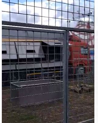 Viterbo, il circo Orfei con animali in gabbia sul terreno comunale