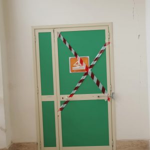 Porte bloccate e strisce di contenimento, inagibili alcune sezioni dell’ospedale di Civita