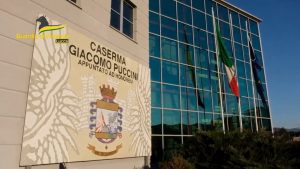 A Lucca sequestrati oltre 1.900 cosmetici non sicuri