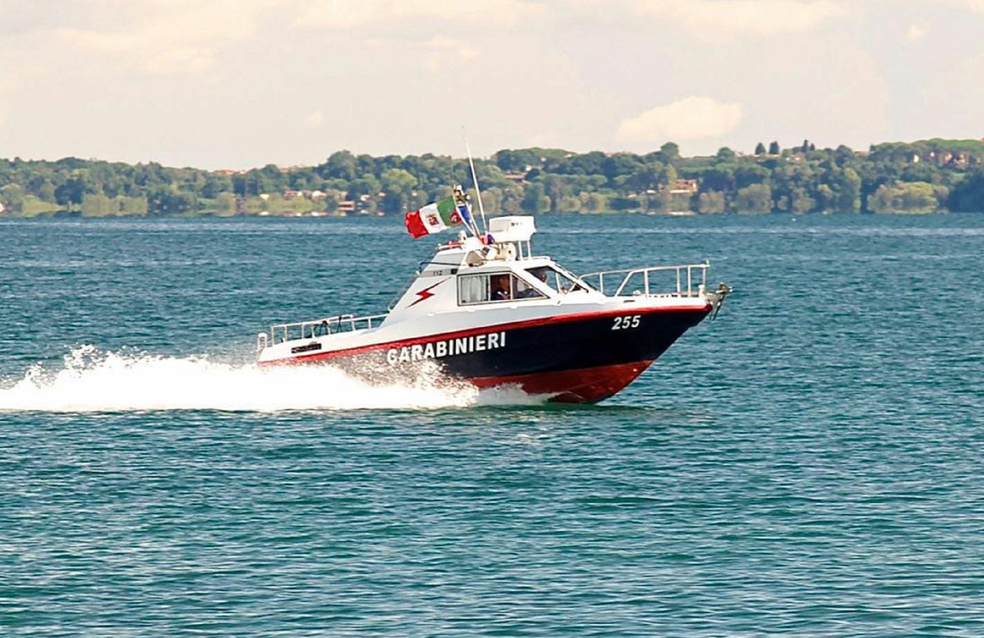 Annega durante bagno al lago, morto un trentenne. Inutili i soccorsi dei bagnanti