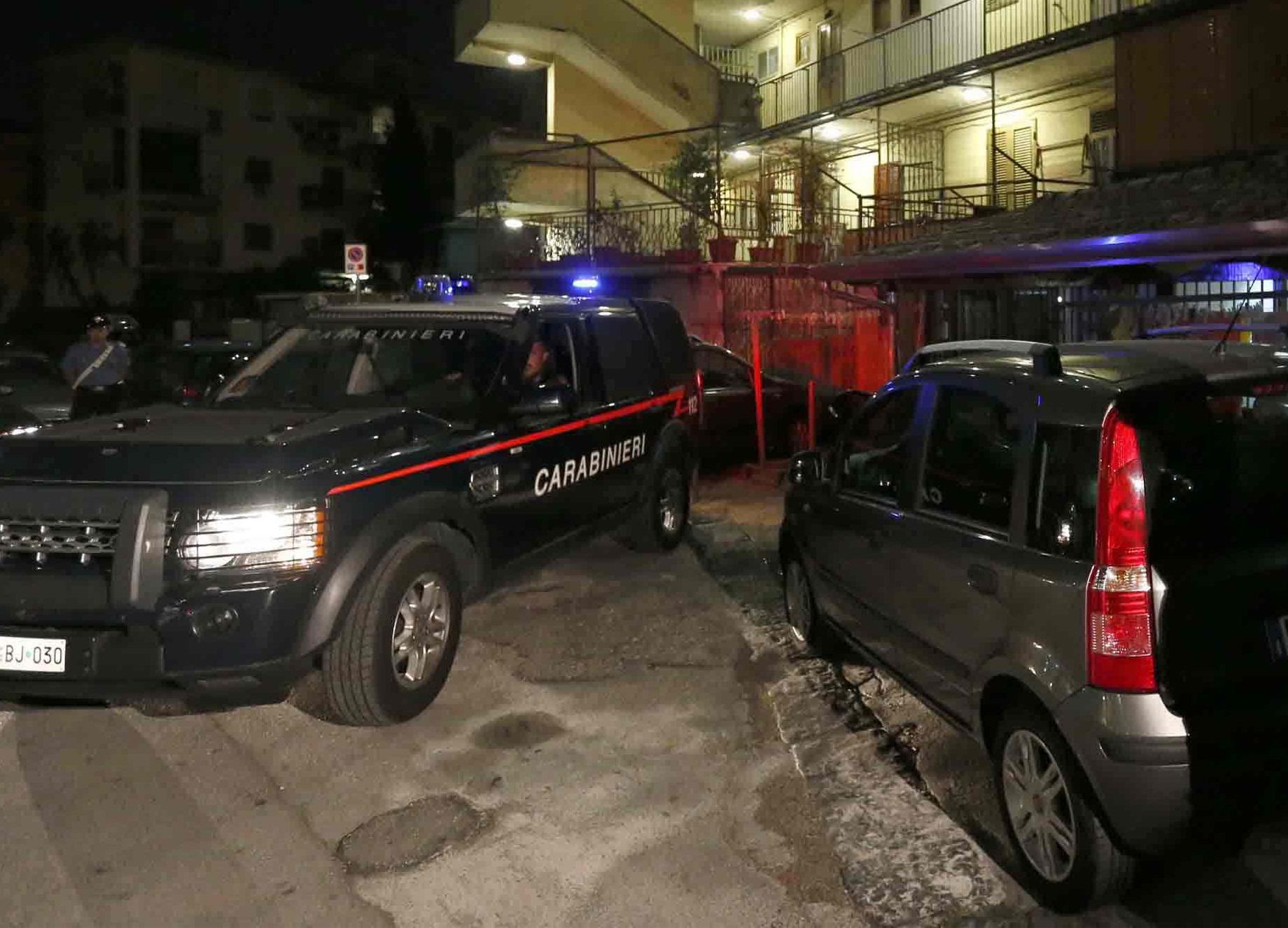 Bonnie e Clyde alla gricia, lui e lei scassinano bar di Artena e rubano 100 pacchetti di sigarette: arrestati