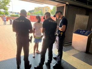 Viterbo – Controllato e sanzionato dalla Polizia bar del centro storico