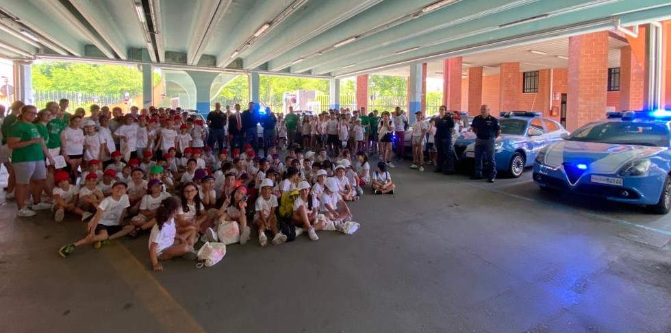 Frosinone – Percorso di legalità della polizia con frequentatori dell’oratorio Parrocchia SS. Cuore (FOTO)