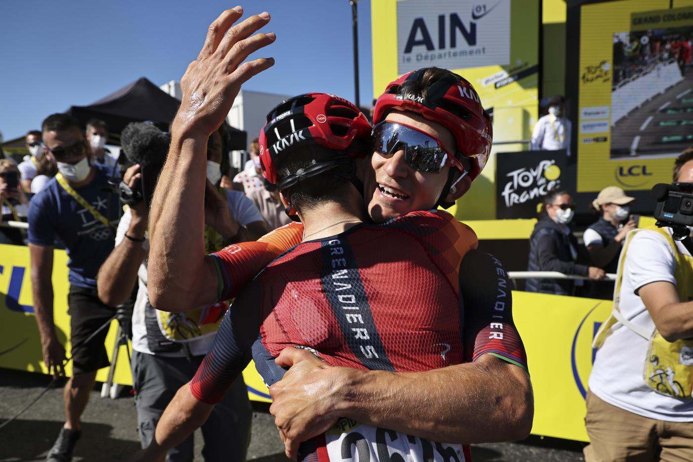 Tour de France, colpaccio Kwiatkowski sul Grand Colombier. E Pogacar strappa altri secondi a Vingegaard