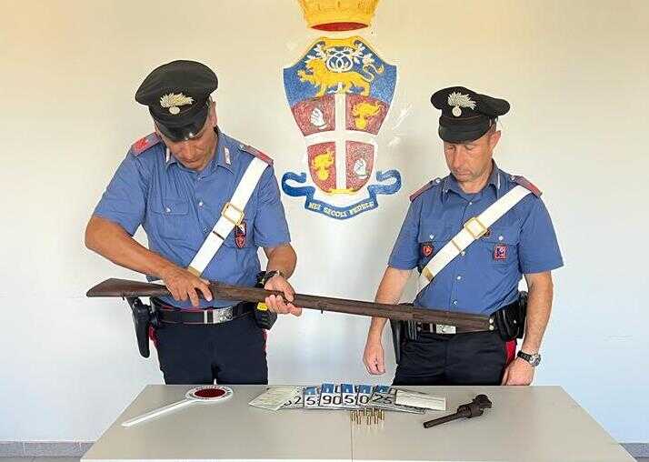 Bracciano, ladro seriale di moto e detentore illegale di armi: arrestato 49enne italiano