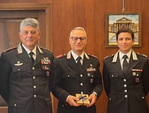 Tuscania – Il luogotenente dei carabinieri Enrico Ferretti si congeda dopo quarant’anni di servizio