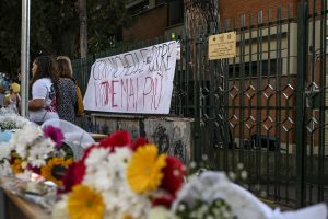 ROMA – Omicidio Primavalle, in migliaia per l’ultimo saluto a Michelle. La madre: “ora giustizia”