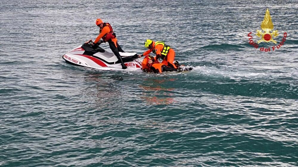 Montalto, malore mentre fa il bagno: 74enne di Orvieto muore in spiaggia