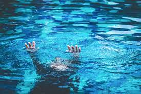 Tre bimbi annegati in piscina in pochi giorni: come evitare altre tragedie simili