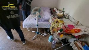 Scoperti a Bologna 14 lavoratori in nero e 12 clandestini