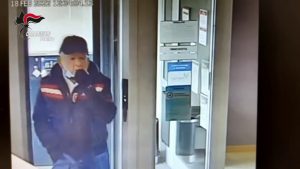 Arrestati due rapinatori di banche ultrasessantenni a Torino