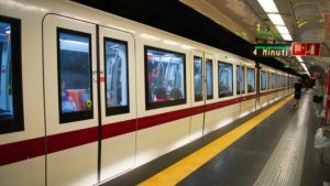 Roma – Metro A, circolazione sospesa tra Termini e Arco di Travertino per un’anomalia tecnica