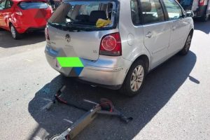 Ladispoli, monopattino si schianta contro auto: due minorenni ricoverati al San Paolo
