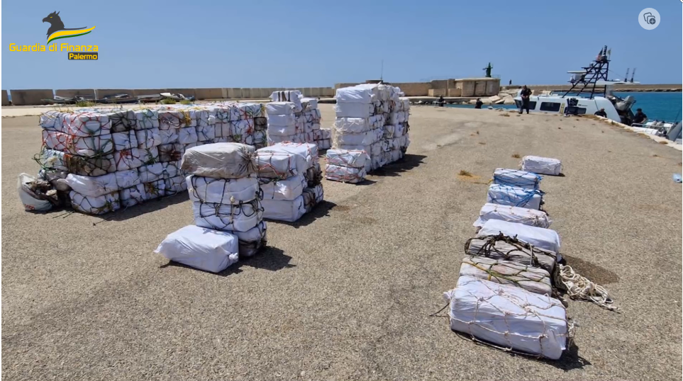 Palermo, maxi sequestro di 5,3 tonnellate di cocaina