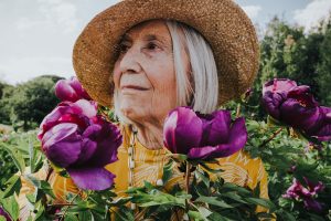Truffe agli anziani, l’influencer Licia Fertz protagonista della campagna di sensibilizzazione del Comune di Viterbo