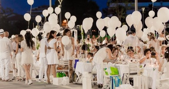A Viterbo è “cena in bianco” per la solidarietà