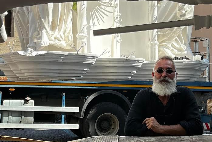 Il creatore della Macchina di Santa Rosa racconta la bellezza spirituale e perfetta di “Gloria”