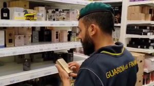 Gdf Padova sequestra 7mila prodotti contenenti una sostanza pericolosa