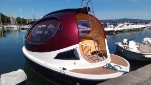 La Jet Capsule dell’architetto viterbese Lazzarini ormeggiata a Capodimonte