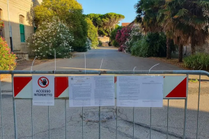 Tarquinia – Transennato il borgo delle Saline. Accesso solo per gli autorizzati