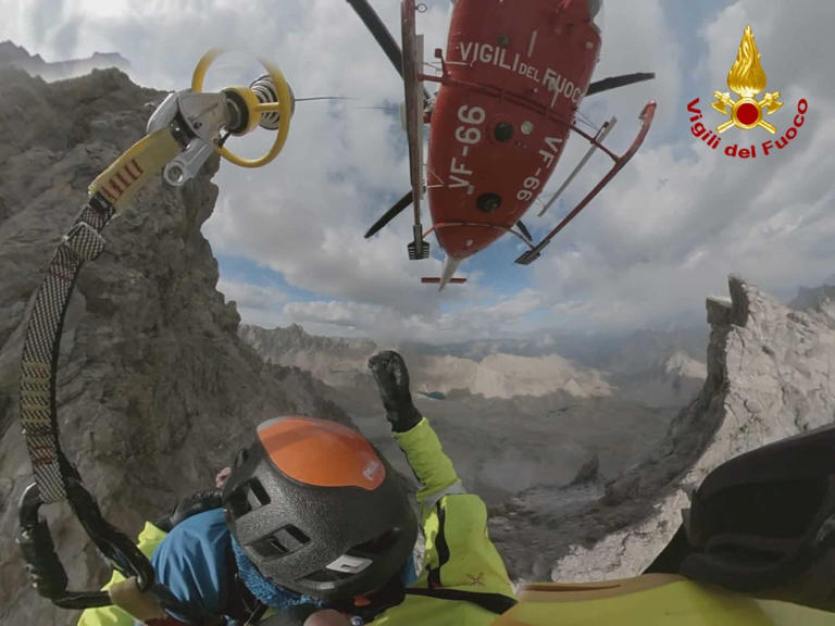 Escursionisti vicino a strapiombo soccorsi dai Vigili del fuoco