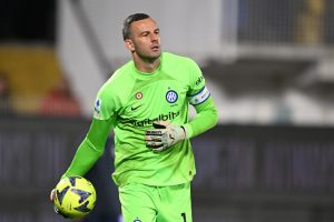 Handanovic, guantoni al chiodo: torna all’Inter, sarà collaboratore