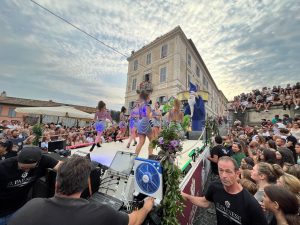 370848089_324744136745364_2902170901775660672_n