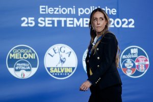 “Roma deve uscire dalla rassegnazione”: l’appello di Arianna Meloni dal palco del congresso di FdI