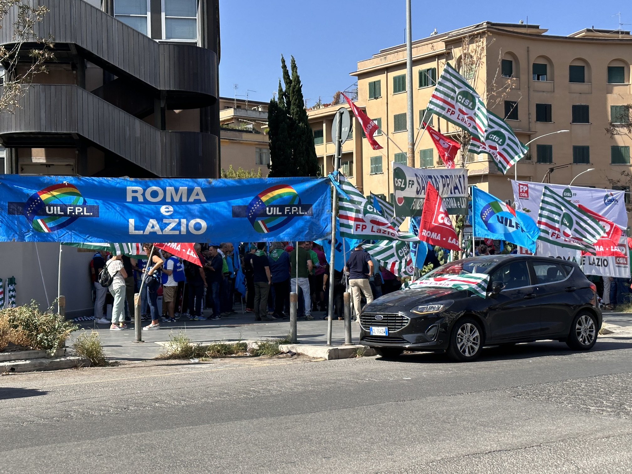 Lazio – Sanitá, in piazza lavoratori Rsa. Manifestazione davanti la regione