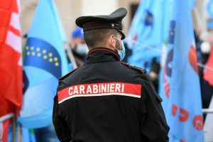 Pontecorvo – Gesto eroico di un carabiniere, parla oltre un’ora con aspirante suicida e lo salva