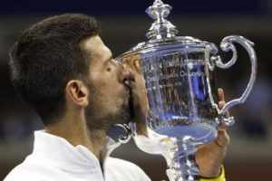 Djokovic infinito: 24 titolo Slam, mai nessuno come lui. E dedica a Kobe..