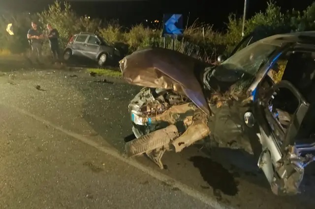 Civitavecchia, frontale su Via Terme di Traiano: due feriti