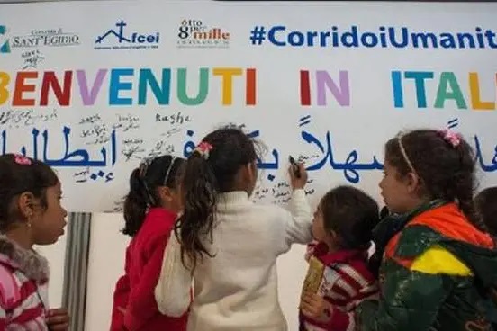 Rifugiati, atterati a Fiumicino 48 siriani