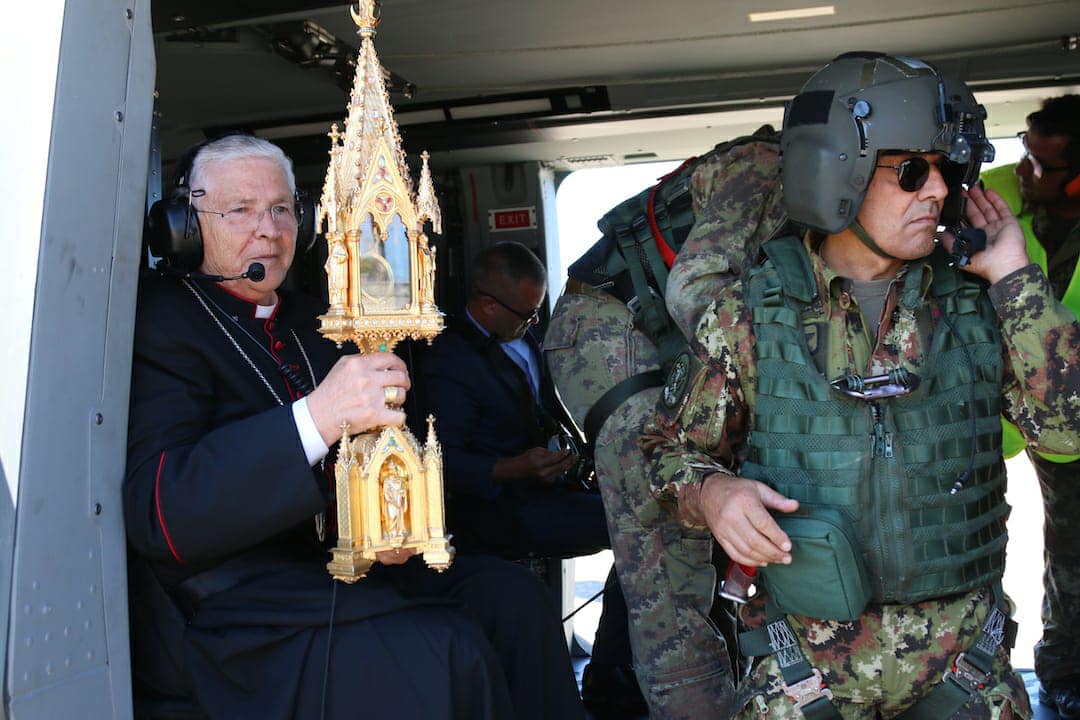 Viterbo – Il cuore di Santa Rosa benedice la città in volo