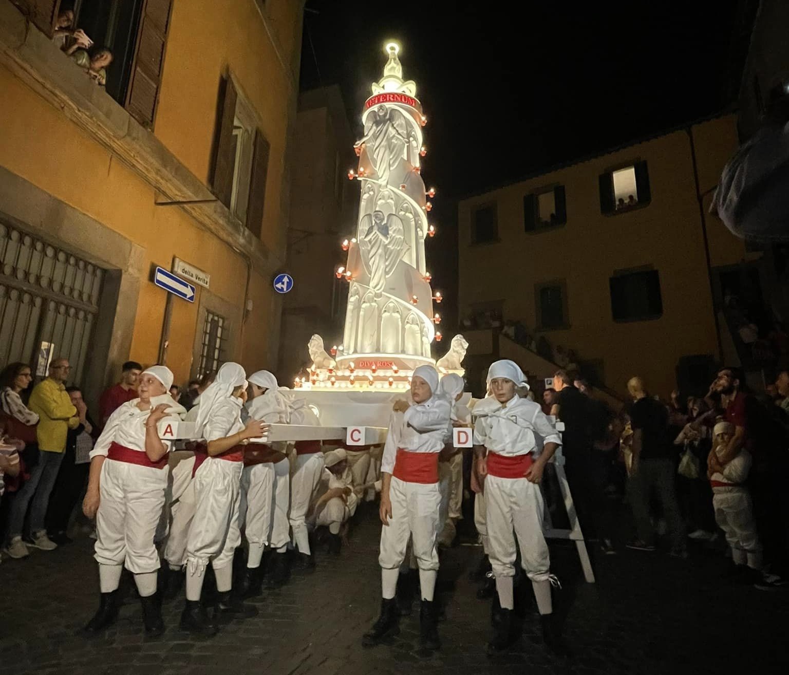 Viterbo – Eterna, trasporto perfetto per la mini macchina (video)