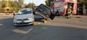 Santa Marinella, scontro fra due auto sull’Aurelia: nessun ferito