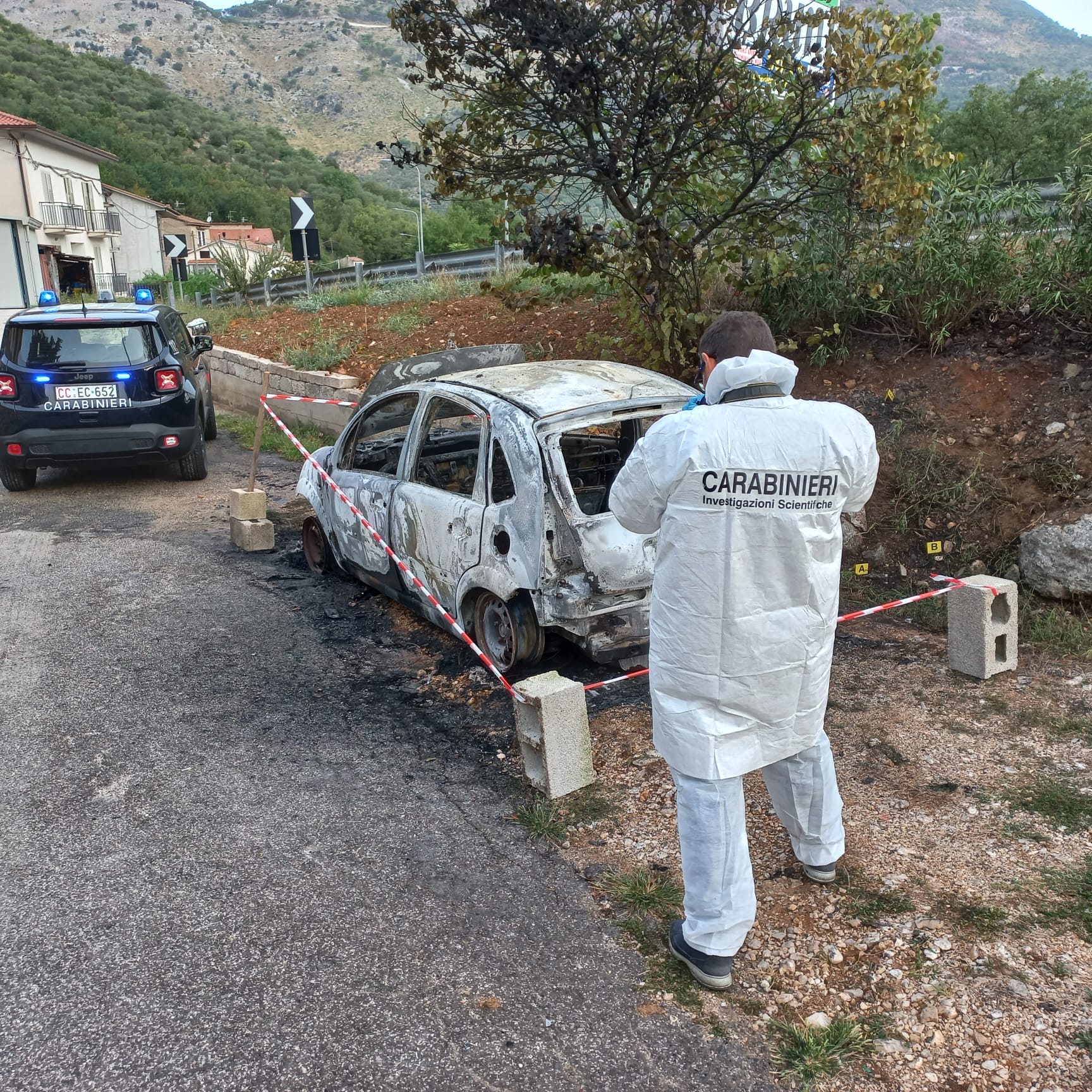 Lenola – A fuoco auto del sindaco, indagano i carabinieri su dolo
