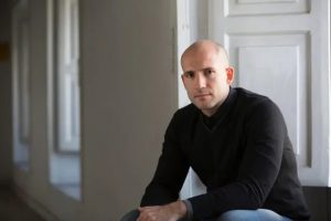 Un libro con dentro il teatro: Eduardo Savarese incanta Santa Marinella