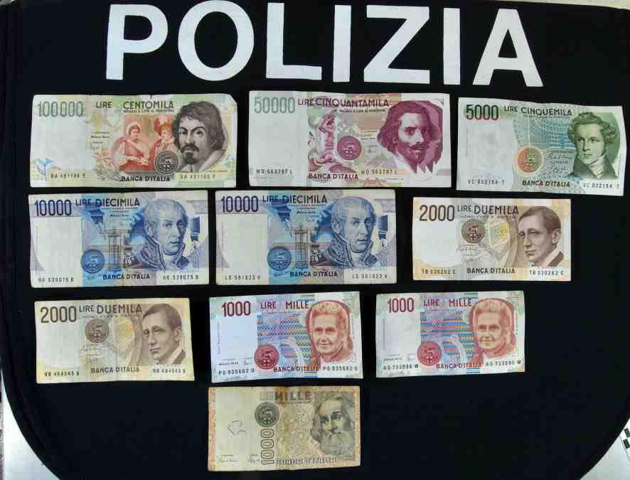 Roma – Trova 245 milioni di lire a casa del fratello morto, ma niente cambio: «Sono carta straccia»