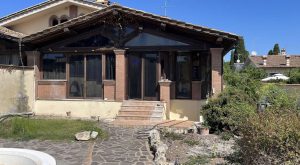 Ostia – Villa confiscata occupata da mesi, approvata delibera: «E’ ora che torni ai cittadini»