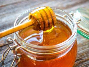 Allarme Coldiretti: “Dimezzata la produzione di miele”