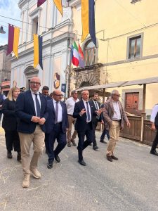 Viterbo – Il ministro Sangiuliano visita Villa Lante a Bagnaia e il Sacro Bosco a Bomarzo (FOTO)