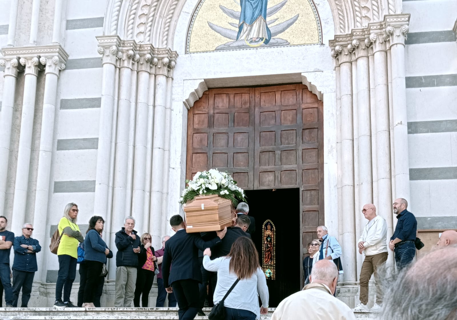 “Un non credente mi ha insegnato cos’è la fede”. Orte commossa saluta Walter Selva