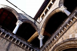 Tarquinia Capitale della Cultura? Un paradosso: enorme calo di visitatori tra Museo e Tombe