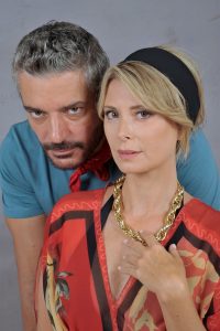 “Travolti da un insolito destino nell’azzurro mare di agosto”, con una prima nazionale apre la stagione al Traiano