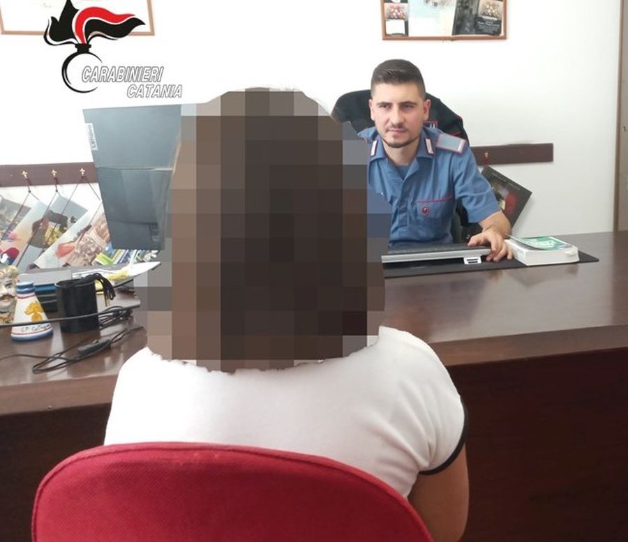 Violenza sessuale su 7 alunne, ai domiciliari un preside nel catanese