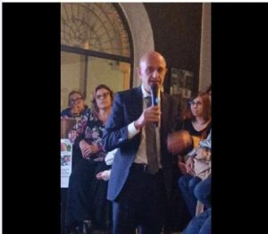 “Dottore cosa posso mangiare?” una sala gremita ad ascoltare l’oncologo Salvatore Artale