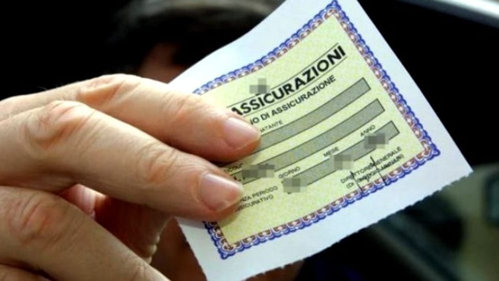 Colleferro – Falsi incidenti e cospicui risarcimenti truffando assicurazioni, indagate 21 persone