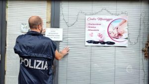 Centro benessere “manine di fata” a luci rosse: sesso a pagamento dopo il massaggio