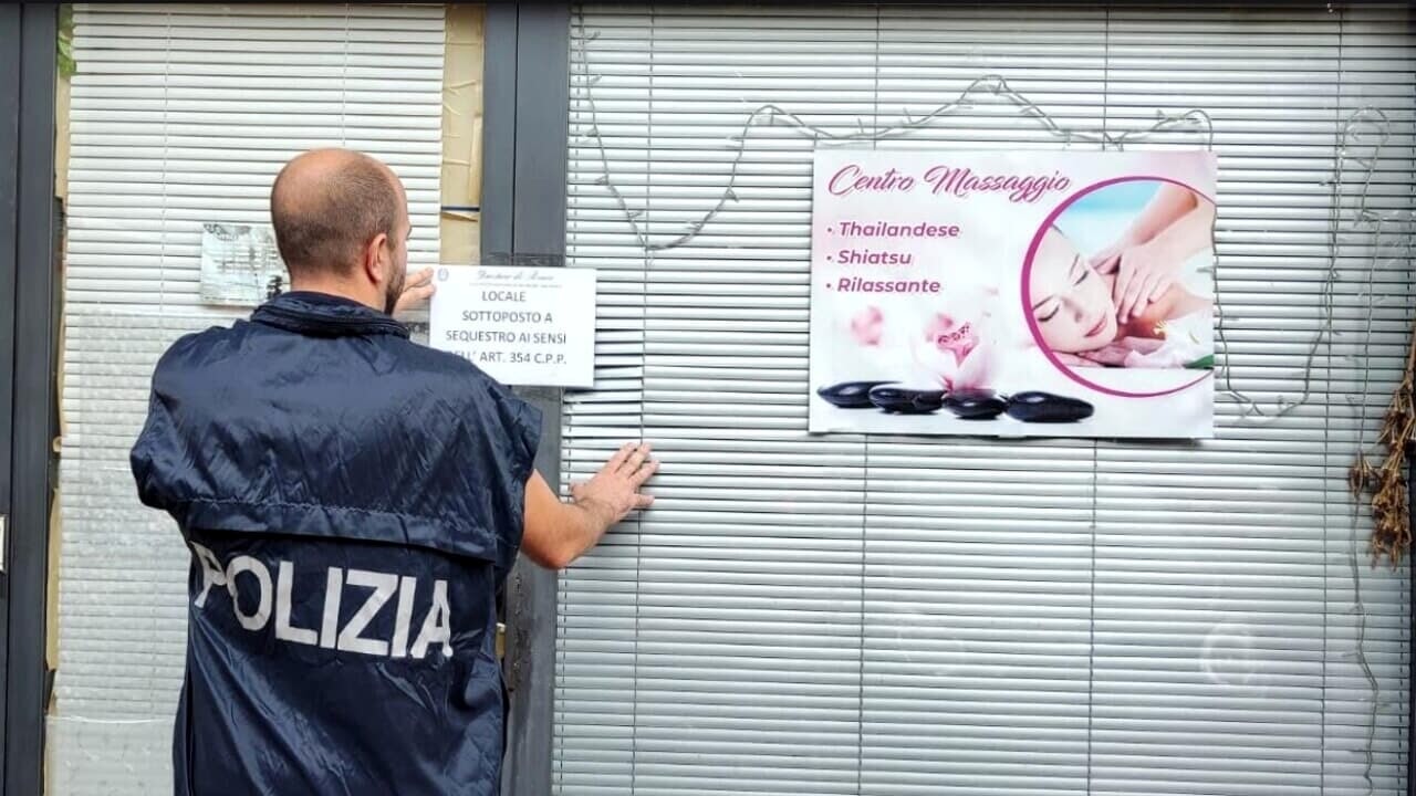 Centro benessere “manine di fata” a luci rosse: sesso a pagamento dopo il massaggio